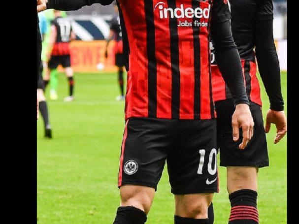 包含赛前法兰克福完成体检——德甲节点到来;管理层满意;资深球员宣示担当的词条 包含赛前法兰克福完成体检——德甲节点到来;管理层满意;资深球员宣示担当的词条