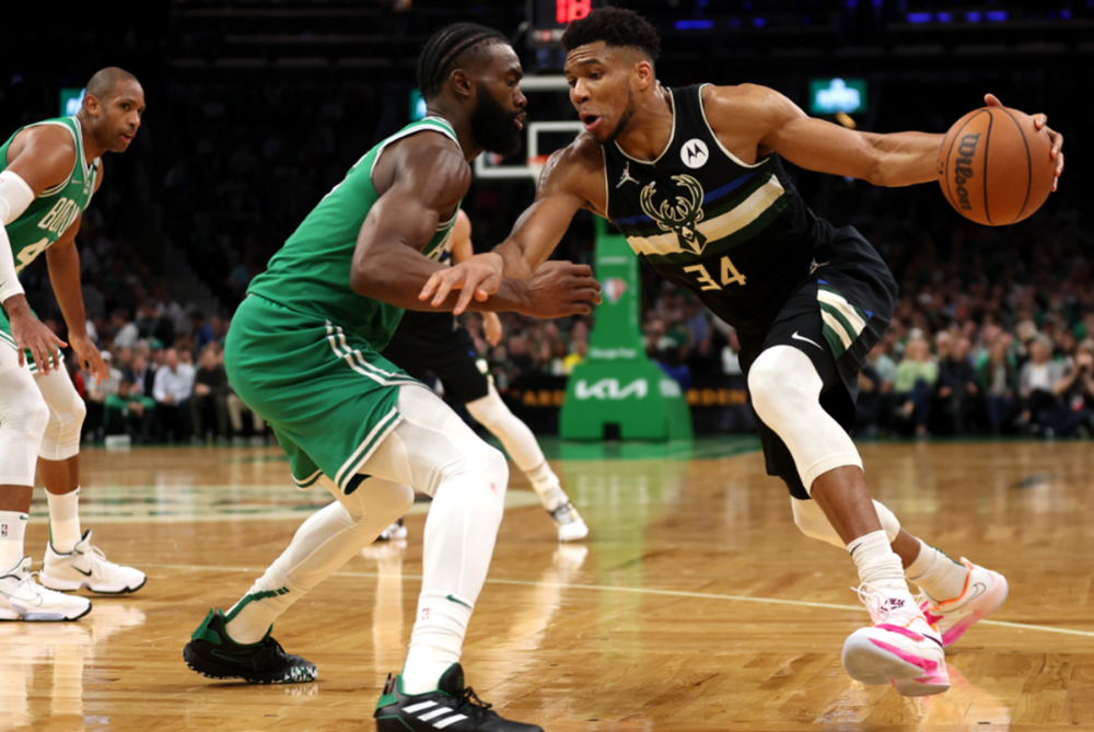 2025年新手游下载包含菲尼克斯太阳发布备战花絮，关键时刻扳平良机，亚冠任务艰巨，医务组通报恢复的词条