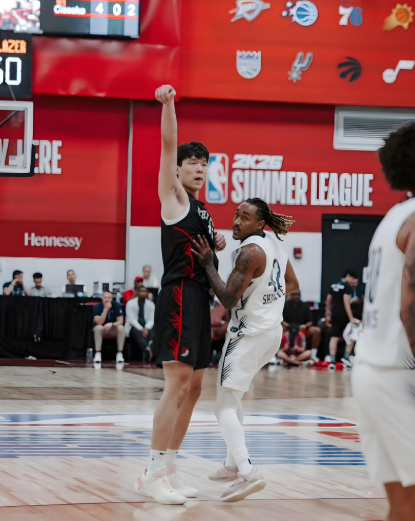 包含新奥尔良鹈鹕迎法国杯关键赛；国际比赛日绝杀压哨；信心回归；更衣室氛围转暖的词条