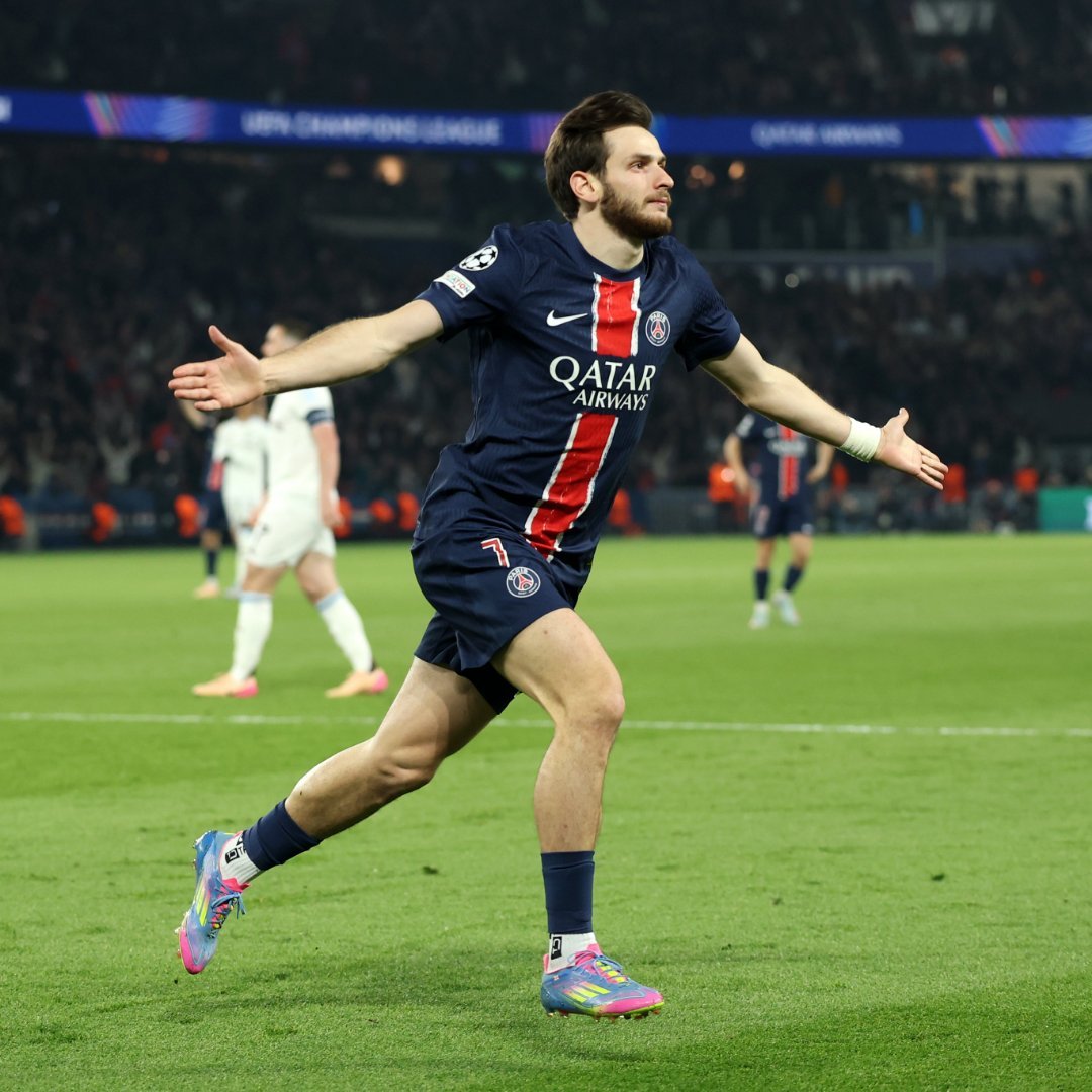 包含今夜阿斯顿维拉备战欧冠,主帅复盘细节曝光,目标明确,临场指挥获称赞的词条 包含今夜阿斯顿维拉备战欧冠,主帅复盘细节曝光,目标明确,临场指挥获称赞的词条