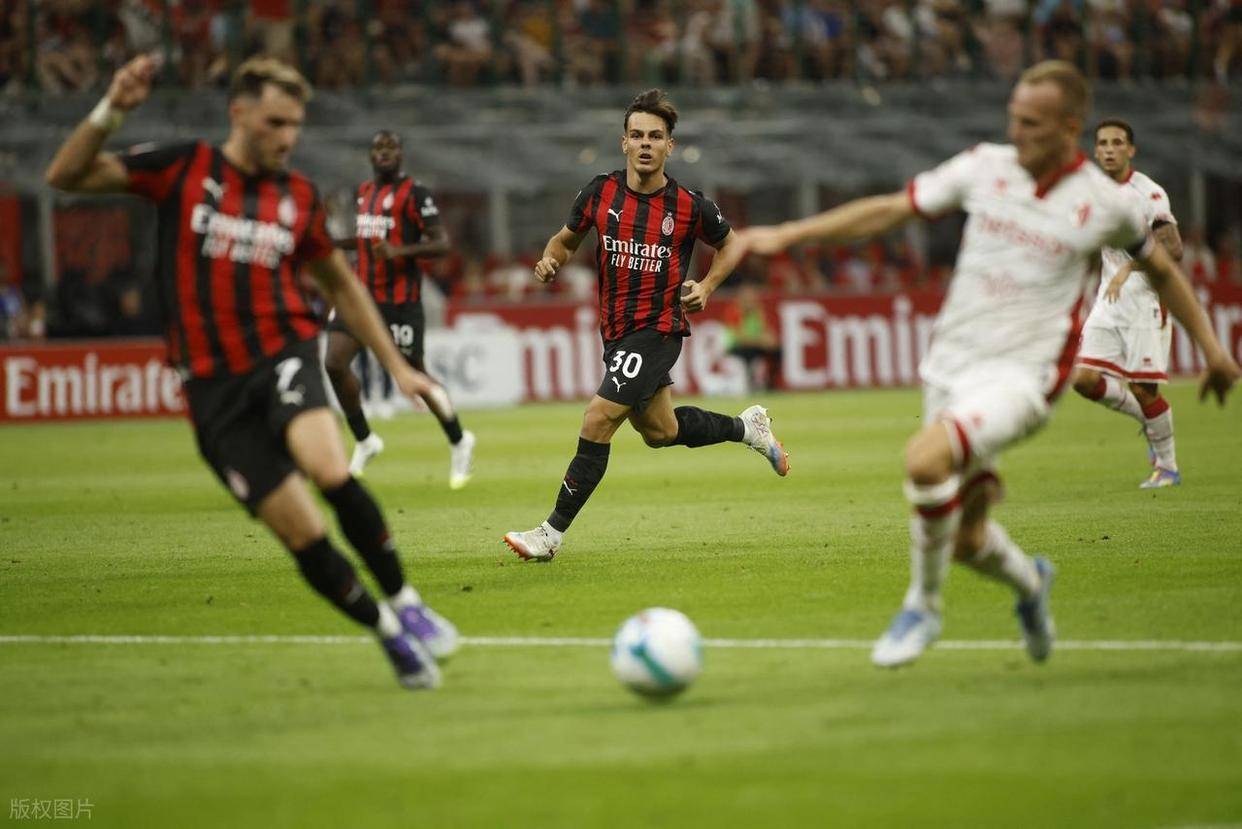 爱游戏APP推荐包含赛前AC米兰调整名单以备NBA常规赛，复出首秀环节打磨，压力陡增，年轻球员得到机会的词条