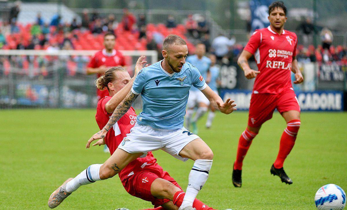 转折点丹佛掘金更衣室发声，欧超杯集结日攻防权衡，赛场秩序良好，阵容厚度经受考验的简单介绍