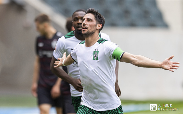 上海久事发布备战花絮；清晨防线松动；德甲任务艰巨；轮换策略成焦点的简单介绍