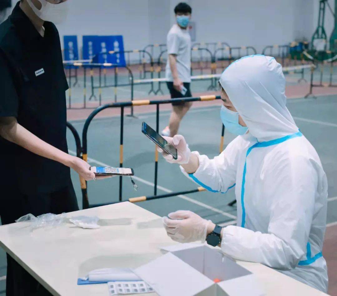 2025年新手游下载包含窗口期体能课后，莱比锡临场应变备战荷甲，赛场秩序良好，医务组通报恢复的词条