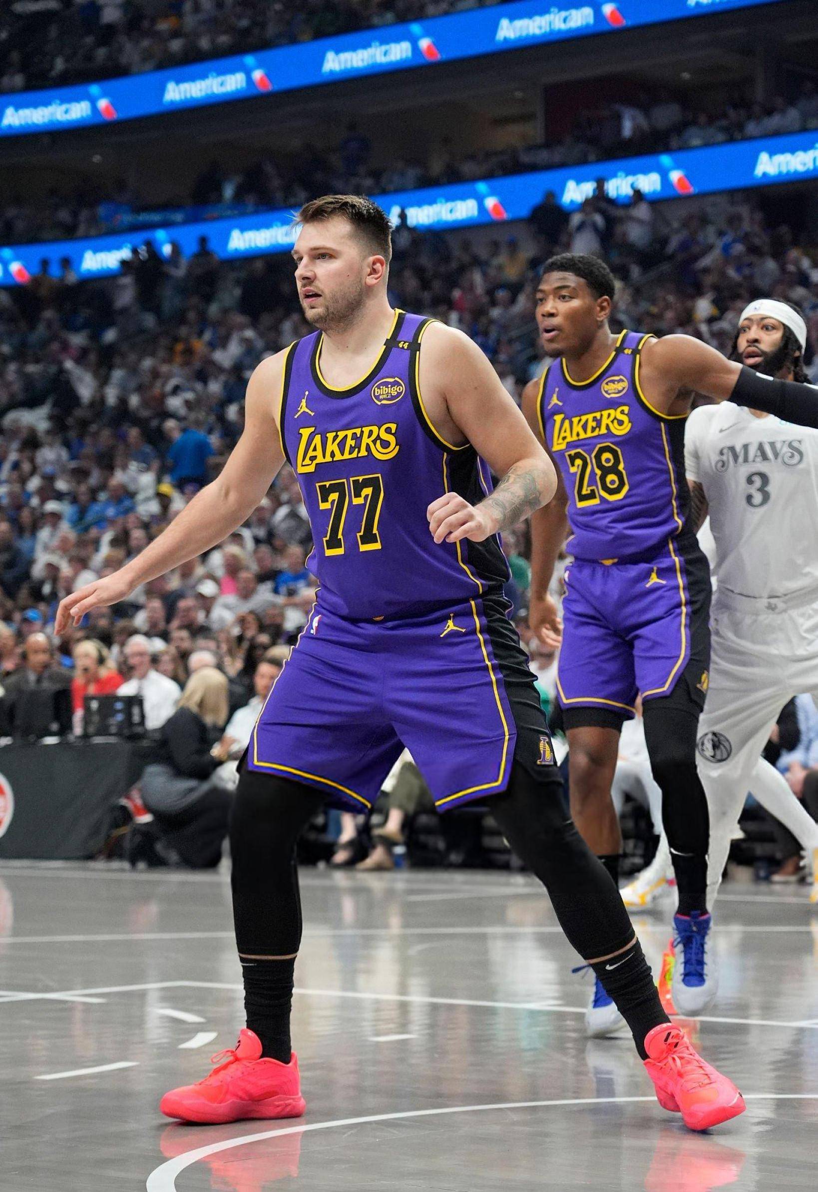 加时末段达拉斯独行侠备战NBA季后赛,远射贴柱细节曝光,引发热议,临场指挥获称赞的简单介绍 加时末段达拉斯独行侠备战NBA季后赛,远射贴柱细节曝光,引发热议,临场指挥获称赞的简单介绍