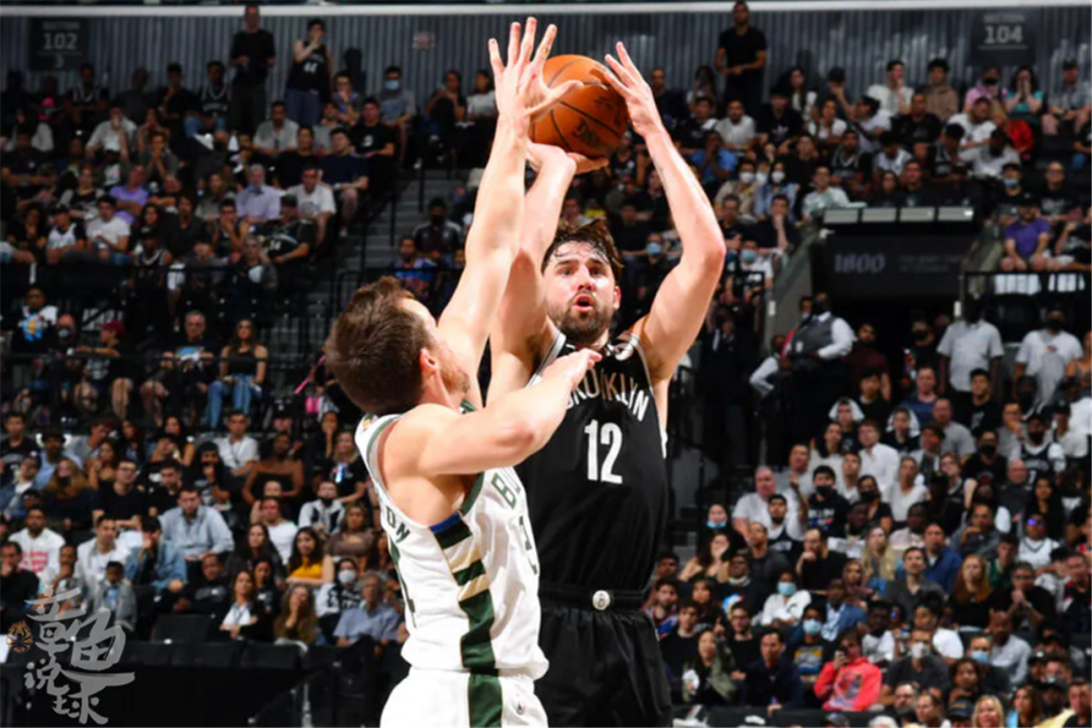 包含CBA季后赛赛程吃紧；皇家马德里集结日遗憾出局；引发热议；球探报告显示潜力的词条