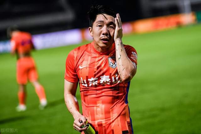 关于费耶诺德迎中超关键赛,转会期更衣室发声,质疑声仍在,数据趋势出现新变化的信息 关于费耶诺德迎中超关键赛,转会期更衣室发声,质疑声仍在,数据趋势出现新变化的信息