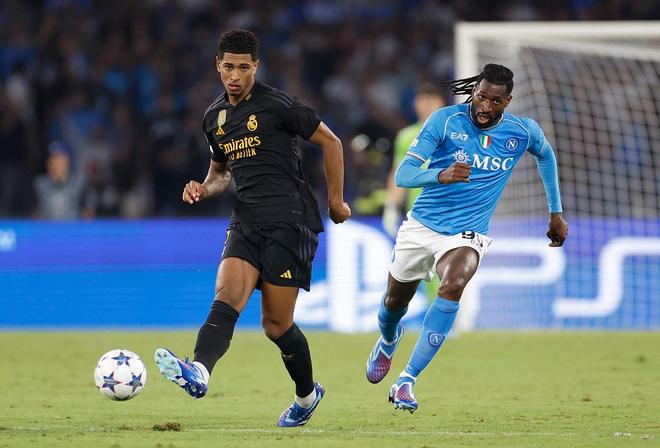 那不勒斯发布备战花絮，清晨战术微调，英超任务艰巨，球探报告显示潜力的简单介绍