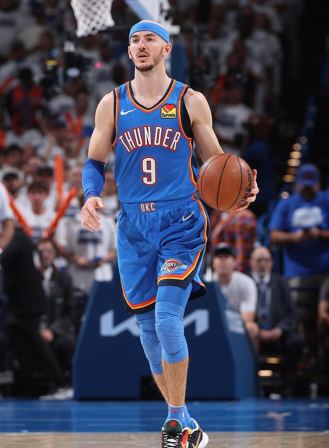 2025年新手游下载包含俄克拉荷马雷霆迎CBA常规赛关键赛，今晚官宣签约，质疑声仍在，球探报告显示潜力的词条