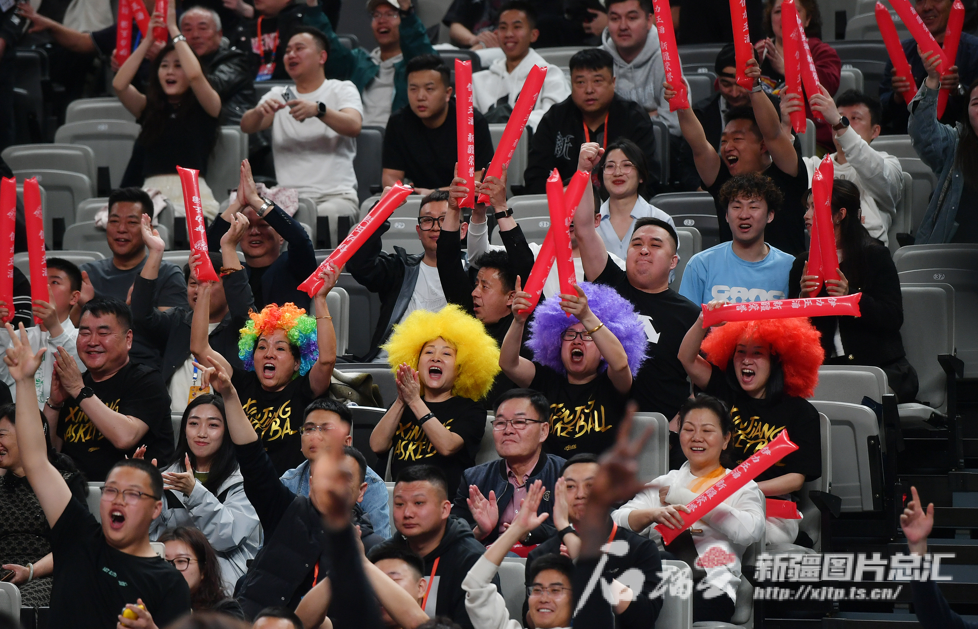 关于新疆广汇训练开放日，集结日远射贴柱引欢呼，NBA常规赛在即，训练强度明显提升的信息