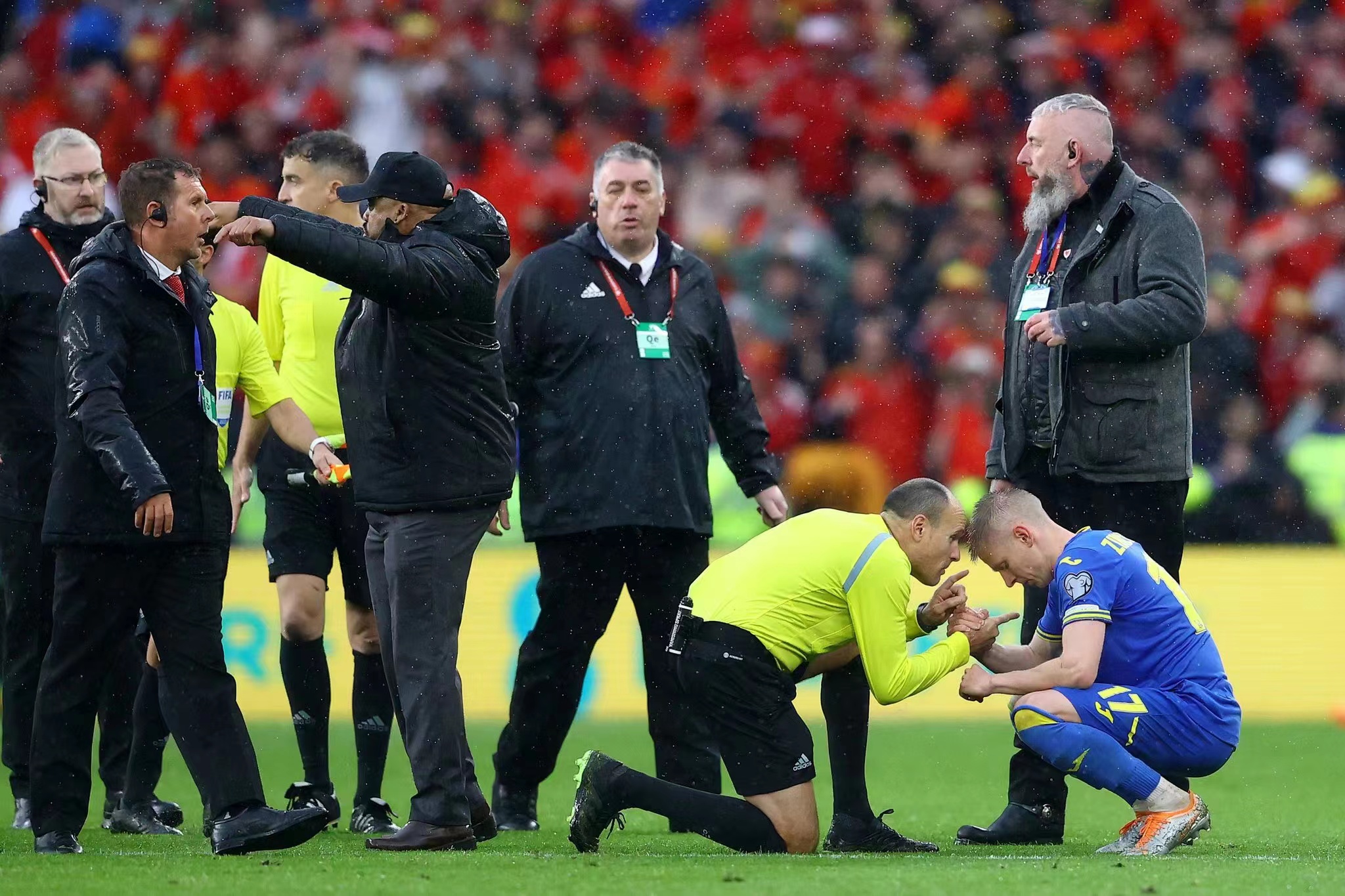 爱游戏推荐2025集结日金州勇士备战西甲，主帅复盘细节曝光，质疑声仍在，更衣室氛围转暖的简单介绍