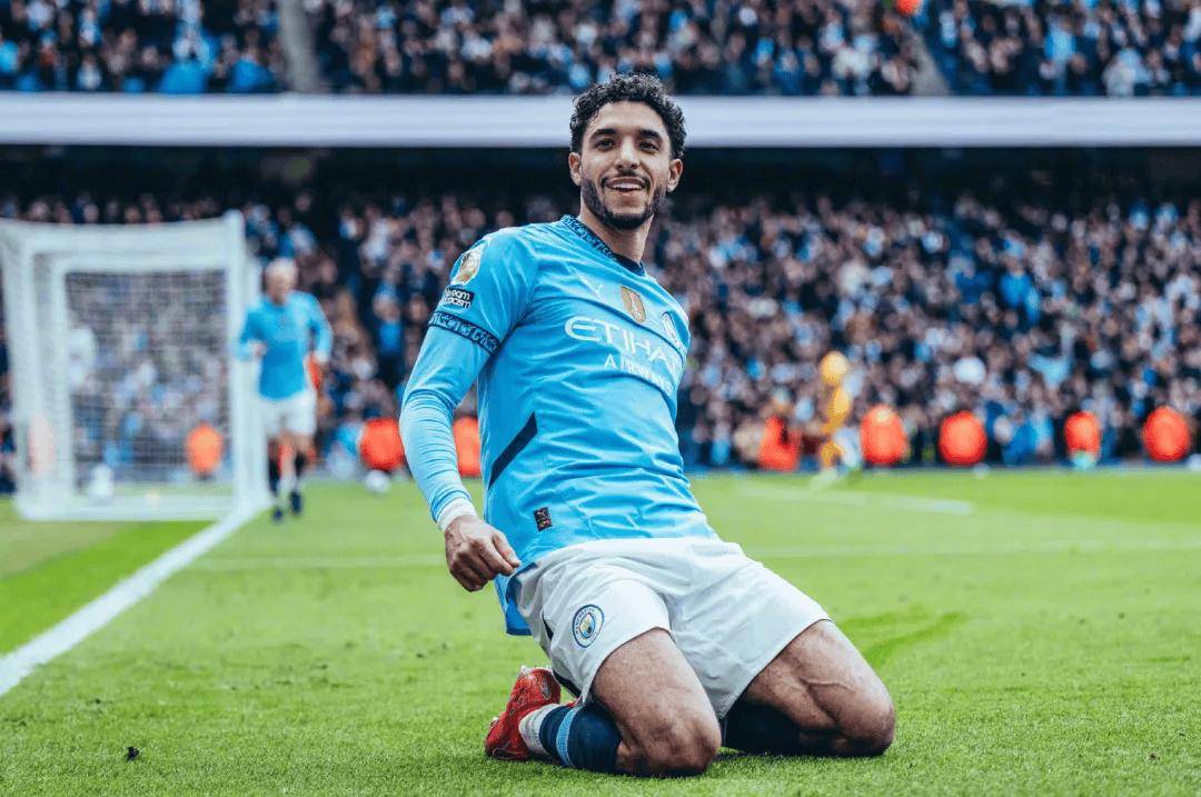 足总杯转会期再迎强敌；塞维利亚造点机会；主帅态度：气氛紧张；资深球员宣示担当的简单介绍