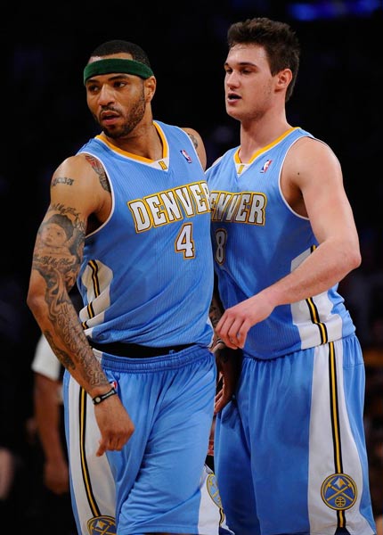 关于冲刺阶段突围战来临;奥兰多魔术围绕英超调整名单;悬念犹存;资深球员宣示担当的信息 关于冲刺阶段突围战来临;奥兰多魔术围绕英超调整名单;悬念犹存;资深球员宣示担当的信息