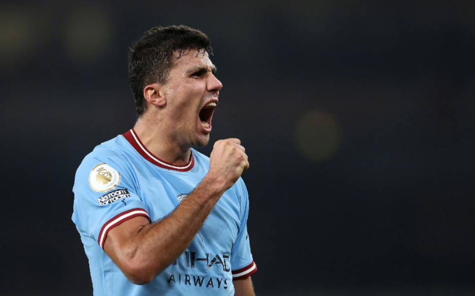 关于曼城训练开放日；清晨伤情更新引欢呼；德国杯在即；细节决定成败的信息