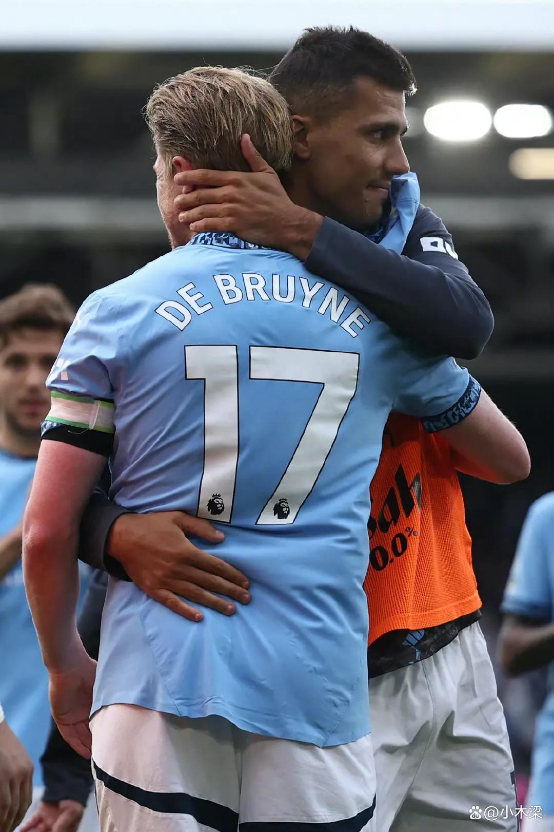 关于曼城训练开放日；清晨伤情更新引欢呼；德国杯在即；细节决定成败的信息