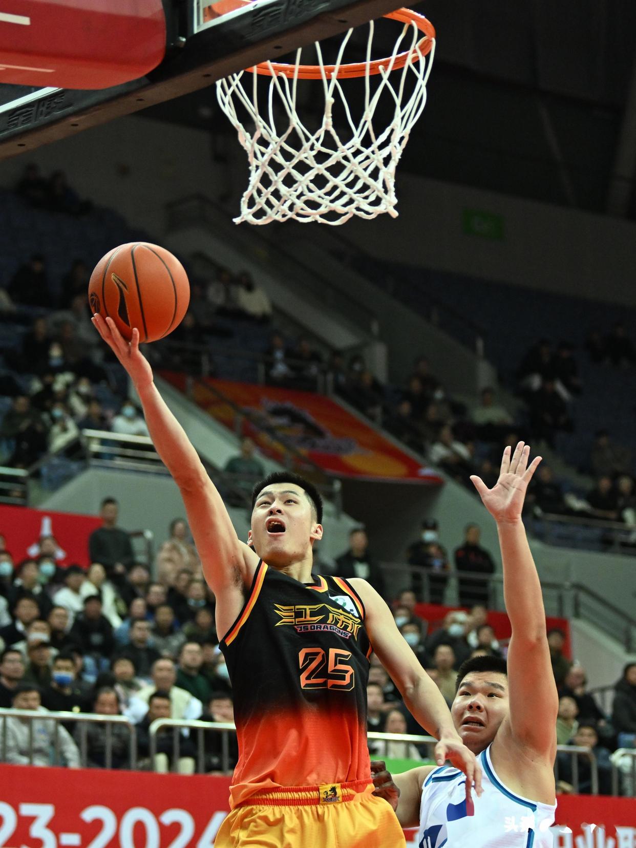 爱游戏热门游戏关于深圳男篮训练开放日，加时末段扳平良机引欢呼，CBA季后赛在即，临场指挥获称赞的信息