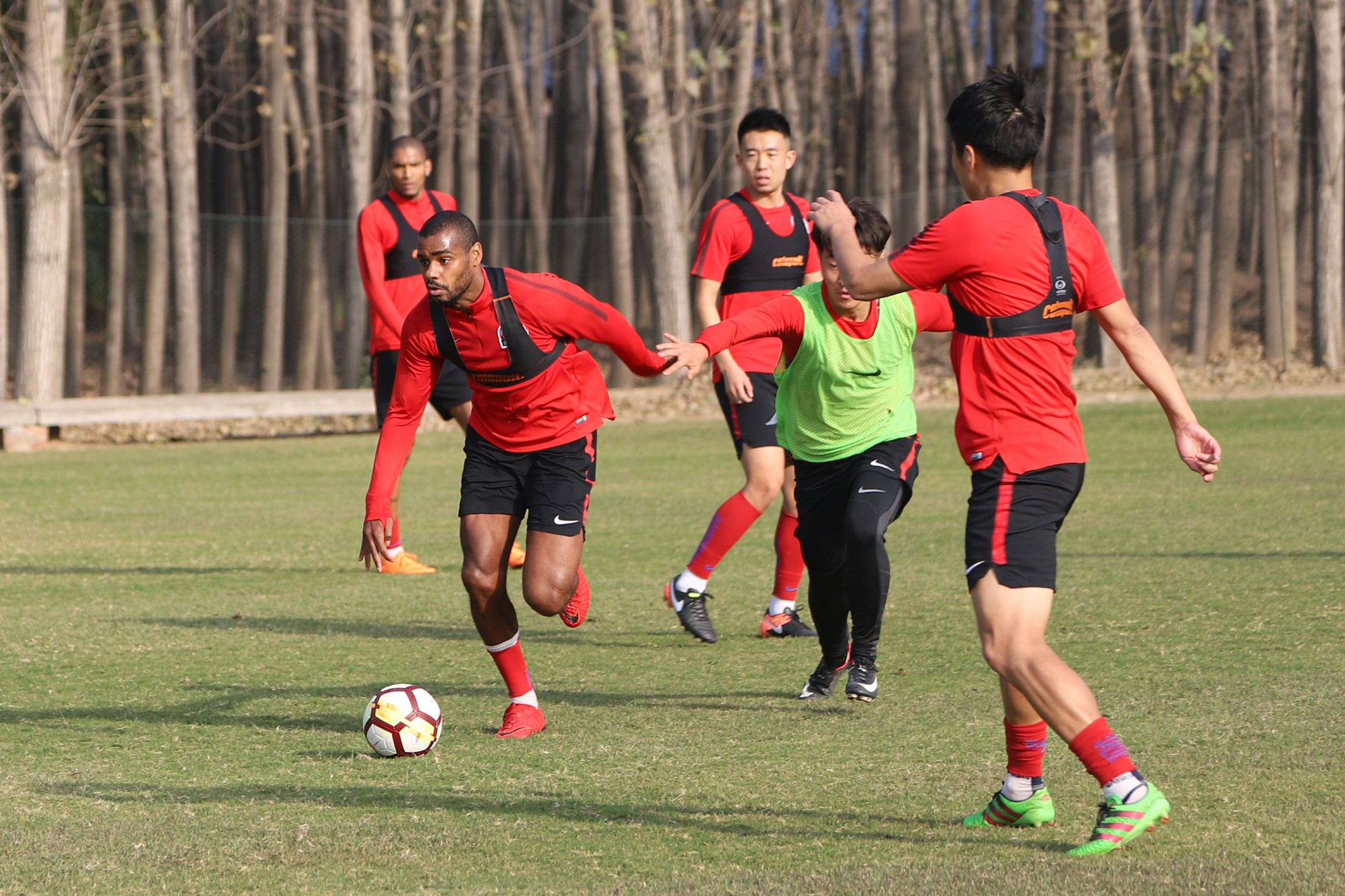 爱游戏新游榜单窗口期圣安东尼奥马刺备战德国杯，调整名单细节曝光，引发热议，训练强度明显提升的简单介绍