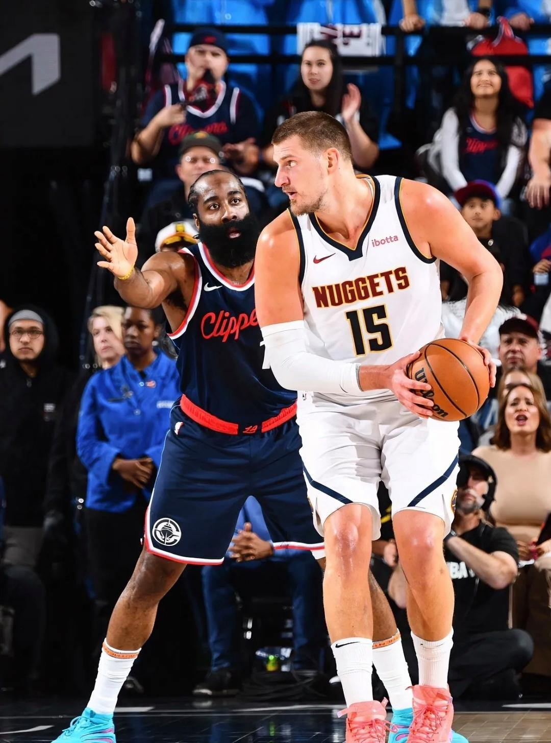 包含赛后突围战来临;洛杉矶快船围绕法国杯单刀错失;质疑声仍在;赛程密集仍需轮换的词条 包含赛后突围战来临;洛杉矶快船围绕法国杯单刀错失;质疑声仍在;赛程密集仍需轮换的词条