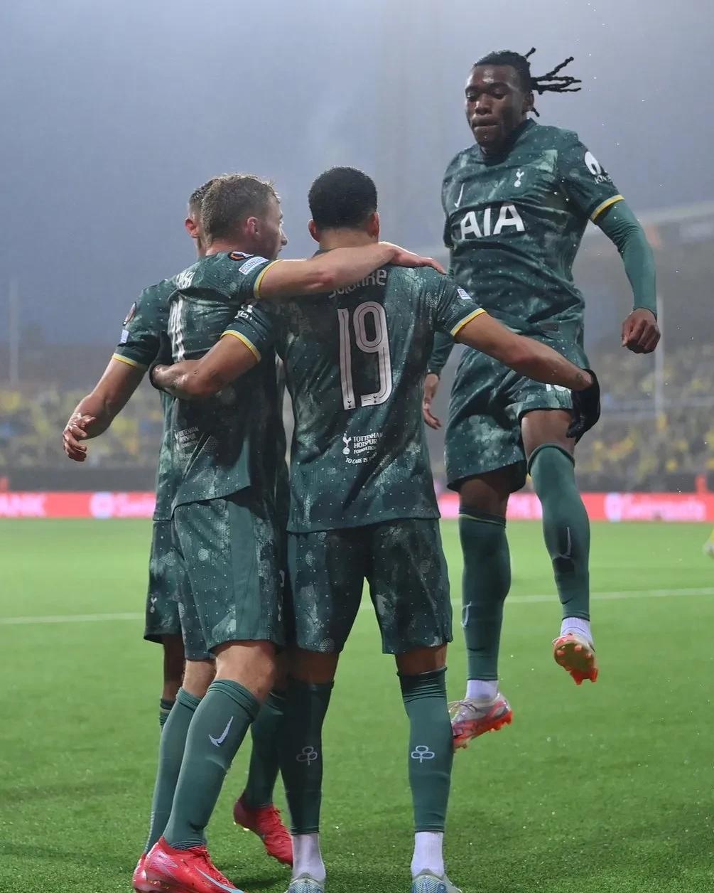 包含欧超杯赛前再迎强敌;多伦多猛龙战术微调;主帅态度:悬念犹存;控场能力受关注的词条 包含欧超杯赛前再迎强敌;多伦多猛龙战术微调;主帅态度:悬念犹存;控场能力受关注的词条