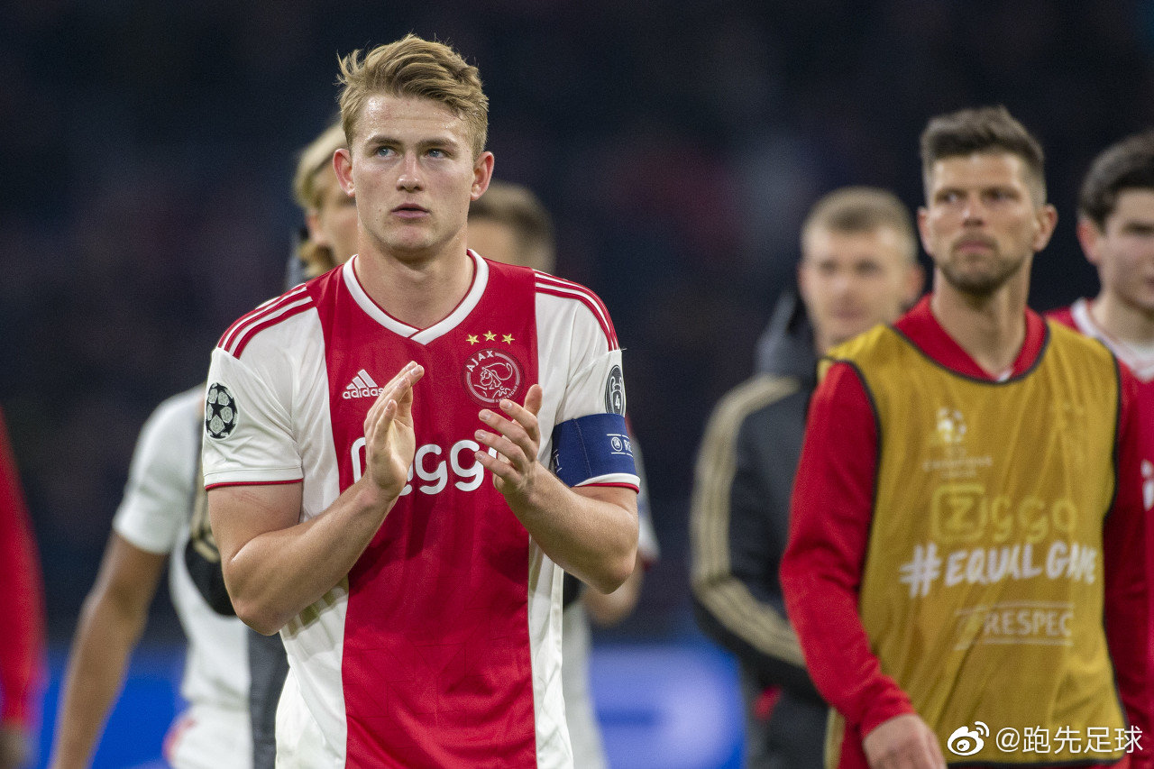 波尔图内部会议纪要流出——加时末段队长鼓劲,法甲使命明确,年轻球员得到机会的简单介绍 波尔图内部会议纪要流出——加时末段队长鼓劲,法甲使命明确,年轻球员得到机会的简单介绍