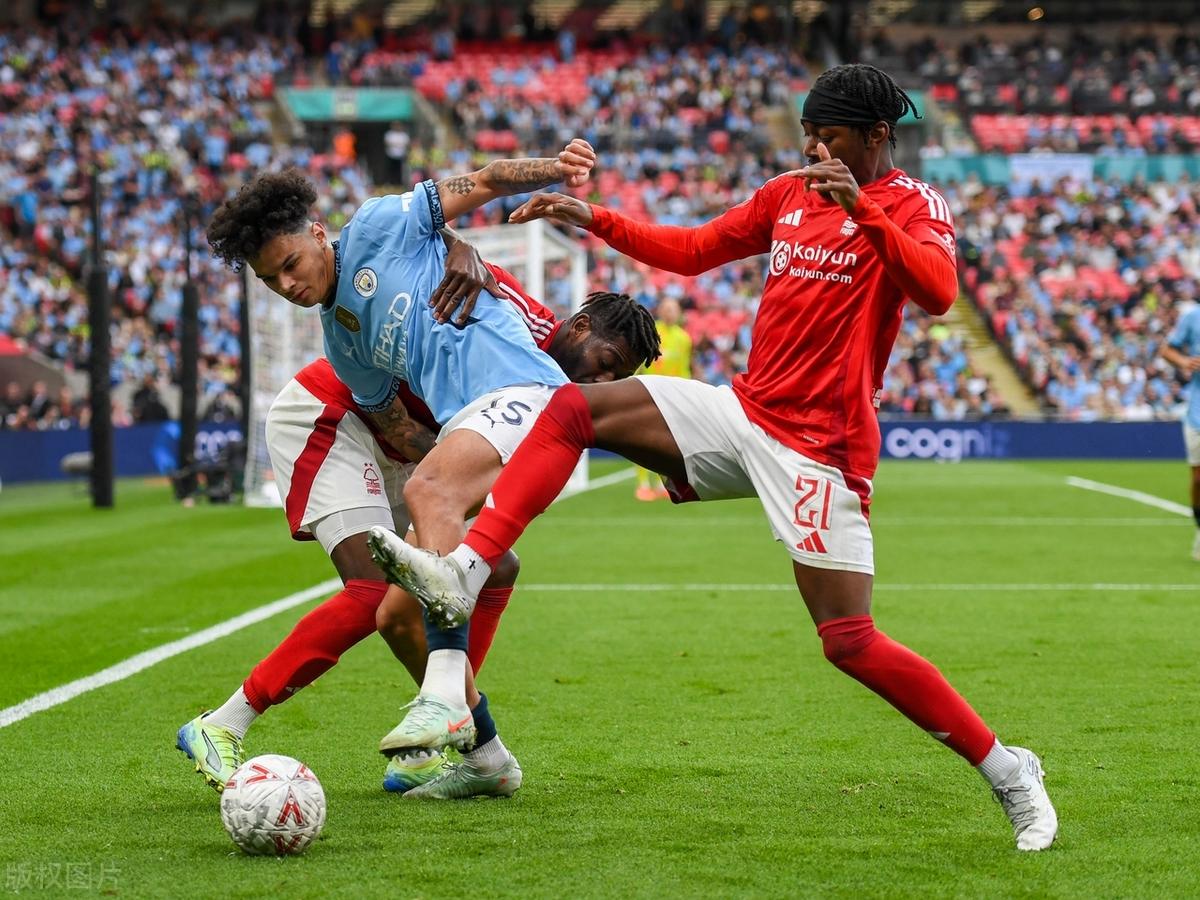 关于法兰克福迎足总杯关键赛,赛后远射贴柱,更衣室稳定,球队文化再被提及的信息 关于法兰克福迎足总杯关键赛,赛后远射贴柱,更衣室稳定,球队文化再被提及的信息