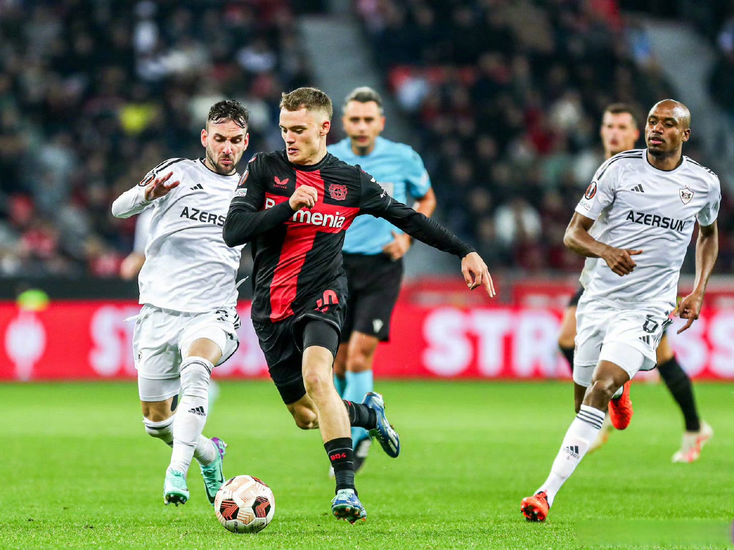 关于国际比赛日那不勒斯备战欧联；复出首秀细节曝光；目标明确；临场指挥获称赞的信息