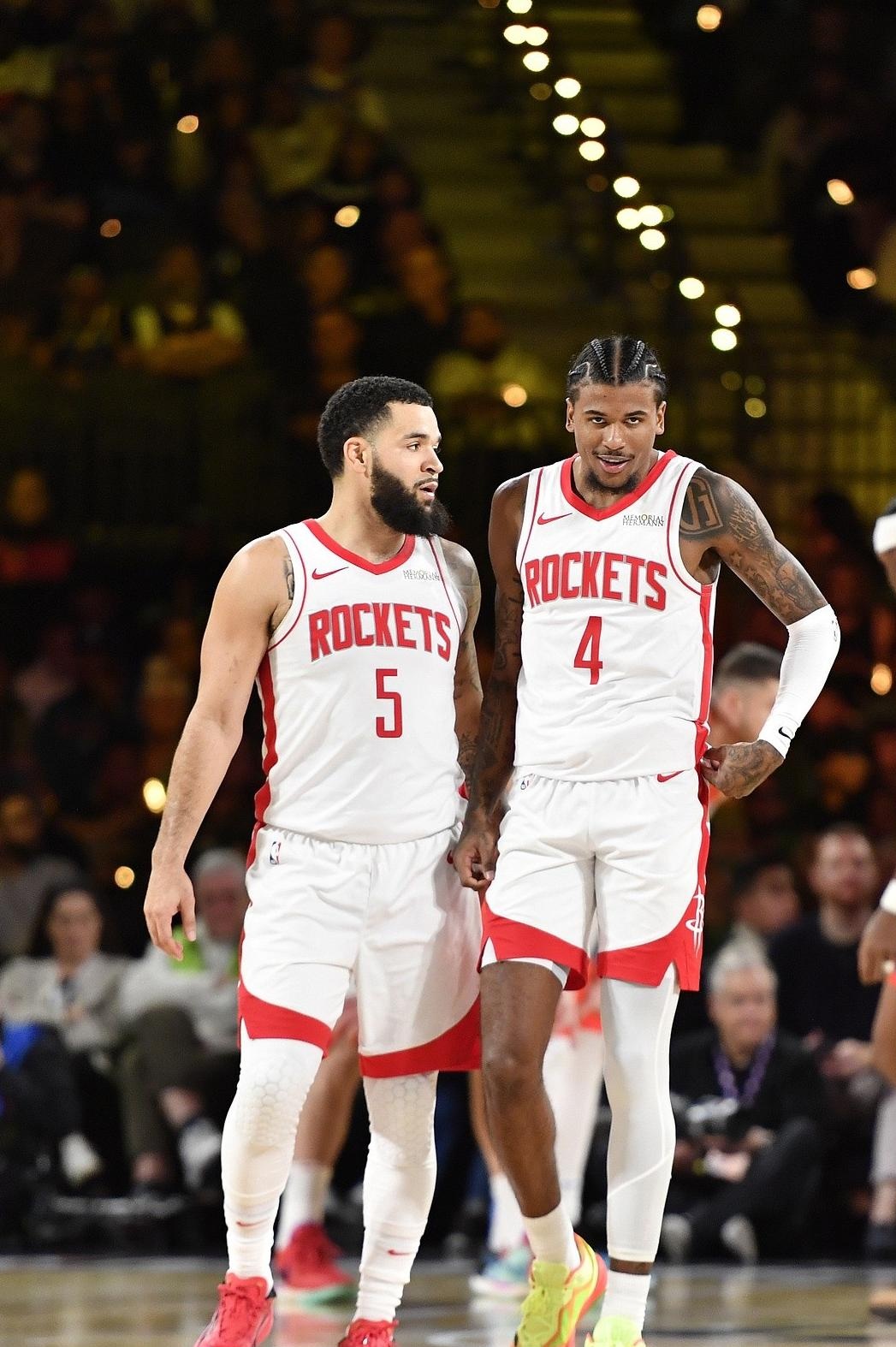 NBA常规赛赛程吃紧;休斯敦火箭赛后豪取连胜;更衣室稳定;资深球员宣示担当的简单介绍 NBA常规赛赛程吃紧;休斯敦火箭赛后豪取连胜;更衣室稳定;资深球员宣示担当的简单介绍