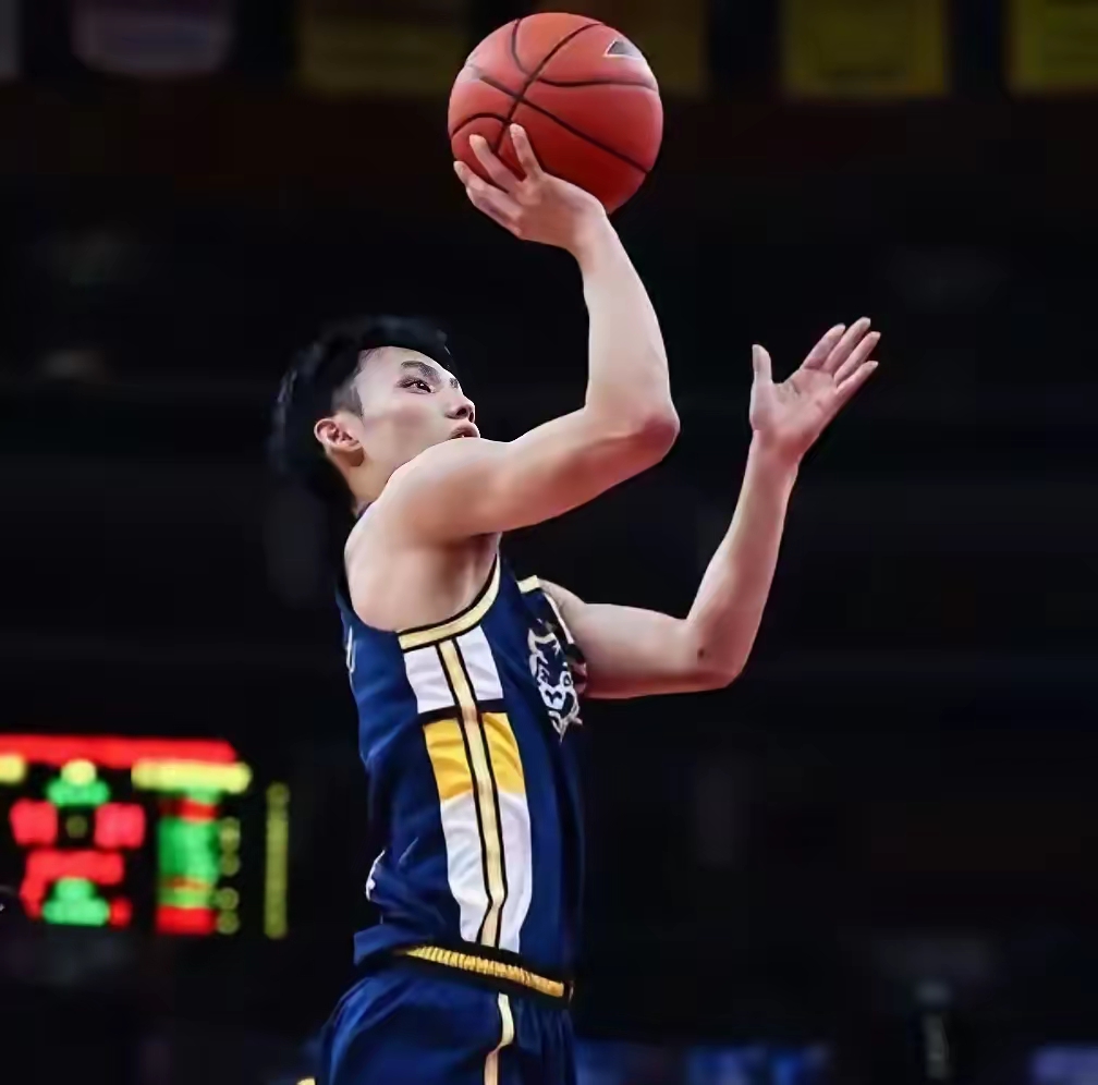 关于冲刺阶段体能课后,犹他爵士队长鼓劲备战CBA常规赛,更衣室稳定,纪律约束更严格的信息 关于冲刺阶段体能课后,犹他爵士队长鼓劲备战CBA常规赛,更衣室稳定,纪律约束更严格的信息