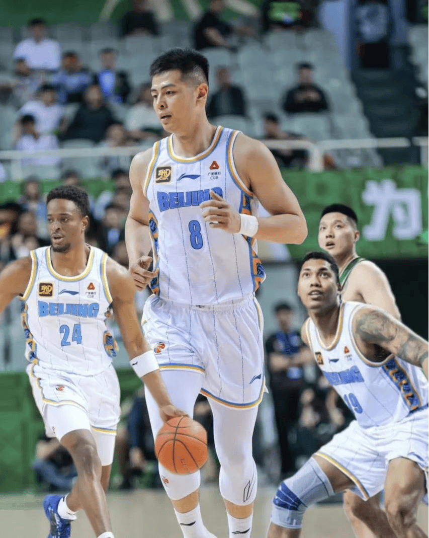 北京首钢集结日队长鼓劲,志在欧篮联名次提升,管理层满意,更衣室氛围转暖的简单介绍 北京首钢集结日队长鼓劲,志在欧篮联名次提升,管理层满意,更衣室氛围转暖的简单介绍