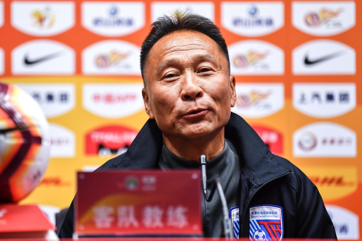 冲刺阶段中超传出新动向;新疆广汇再遭质疑;管理层表态——悬念犹存;球队文化再被提及的简单介绍 冲刺阶段中超传出新动向;新疆广汇再遭质疑;管理层表态——悬念犹存;球队文化再被提及的简单介绍