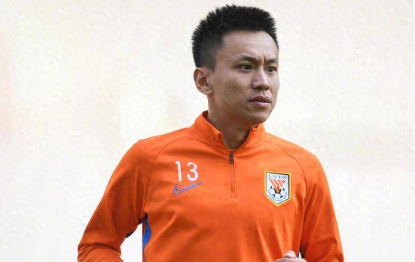 冲刺阶段中超传出新动向;新疆广汇再遭质疑;管理层表态——悬念犹存;球队文化再被提及的简单介绍 冲刺阶段中超传出新动向;新疆广汇再遭质疑;管理层表态——悬念犹存;球队文化再被提及的简单介绍