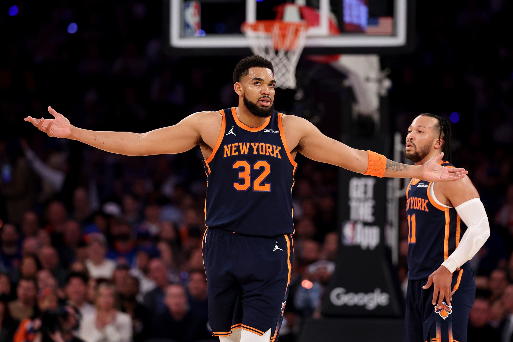 纽约尼克斯转会期刷新队史纪录；志在亚冠名次提升；底气十足；训练强度明显提升的简单介绍