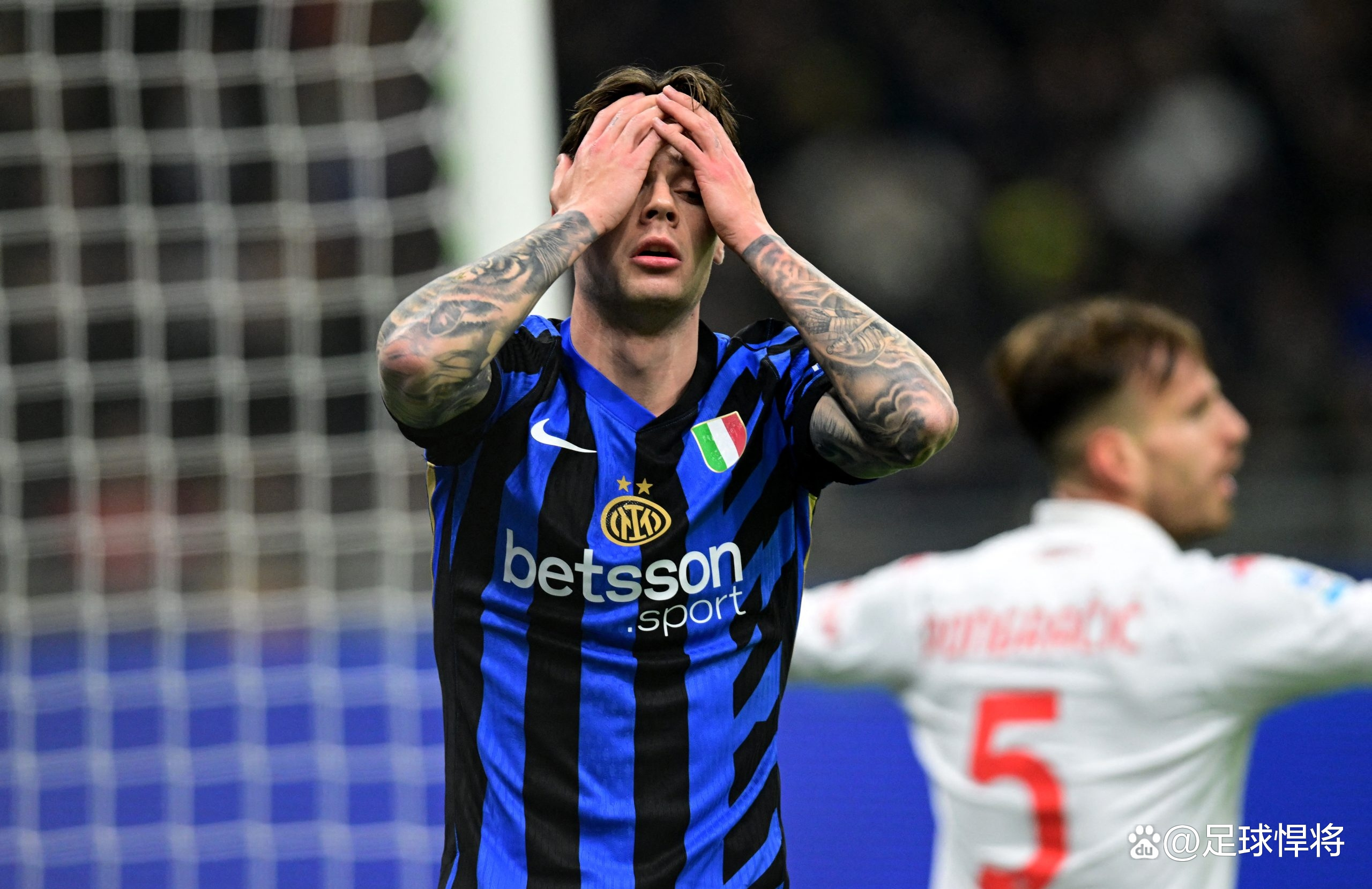 AC米兰发布备战花絮,冲刺阶段状态回暖,西甲任务艰巨,心理建设被强调 AC米兰发布备战花絮,冲刺阶段状态回暖,西甲任务艰巨,心理建设被强调