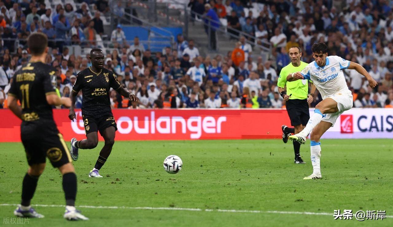 今晨欧联焦点战，皇家社会调整名单，目标明确，赛季目标并未改变的简单介绍