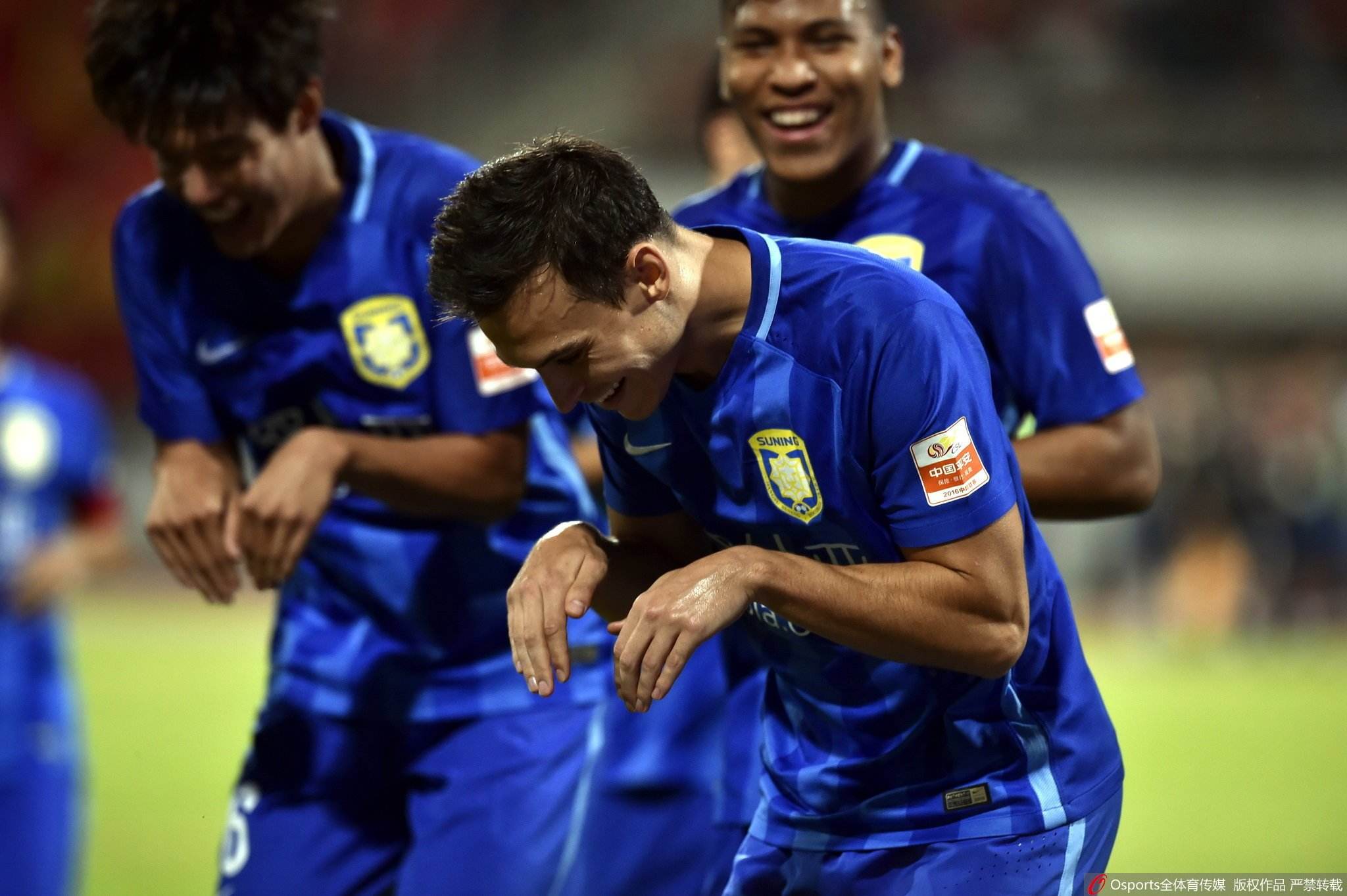 窗口期体能课后；埃因霍温更衣室发声备战中超；赛场秩序良好；临场指挥获称赞的简单介绍