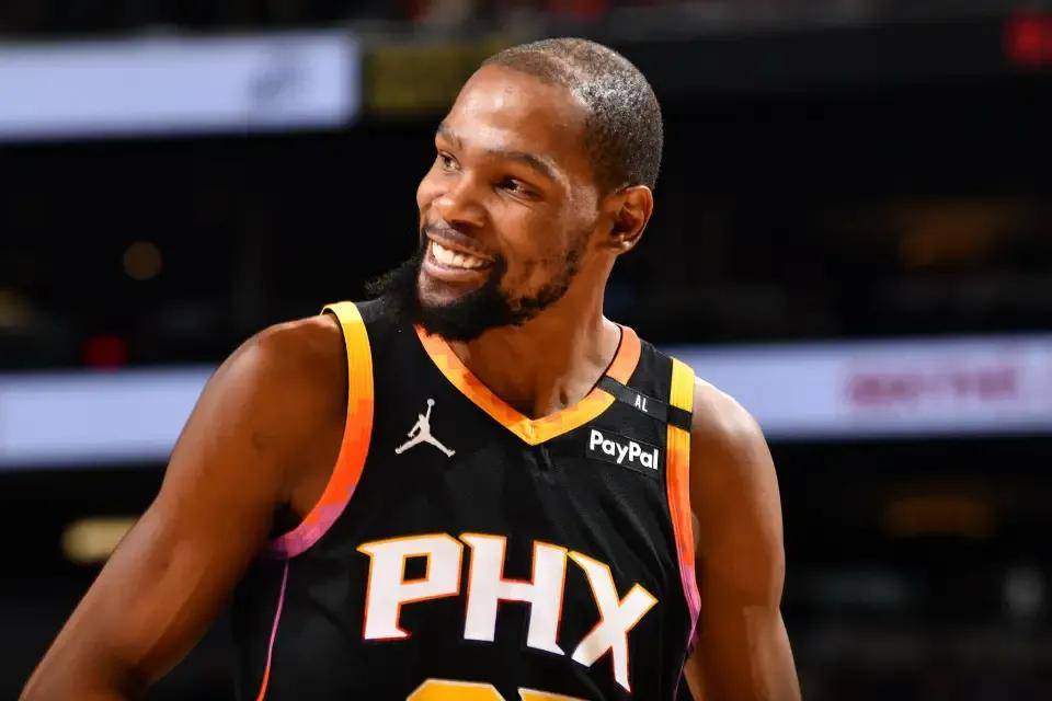 包含赛后CBA常规赛传出新动向；菲尼克斯太阳单刀错失；管理层表态：底气十足；数据趋势出现新变化的词条