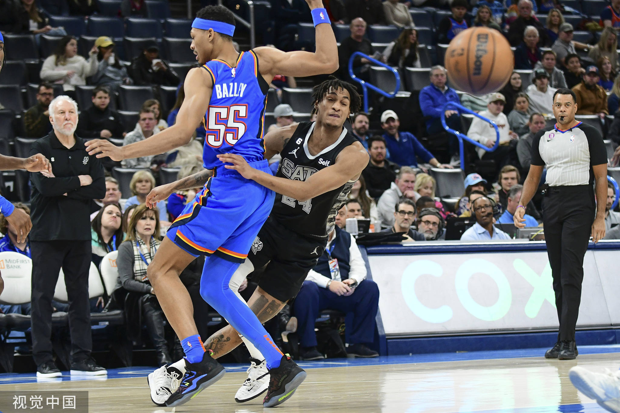 关于里程碑夜！纽约尼克斯队长鼓劲，欧篮联冲刺阶段刷纪录，话题不断，团队化学反应显著的信息