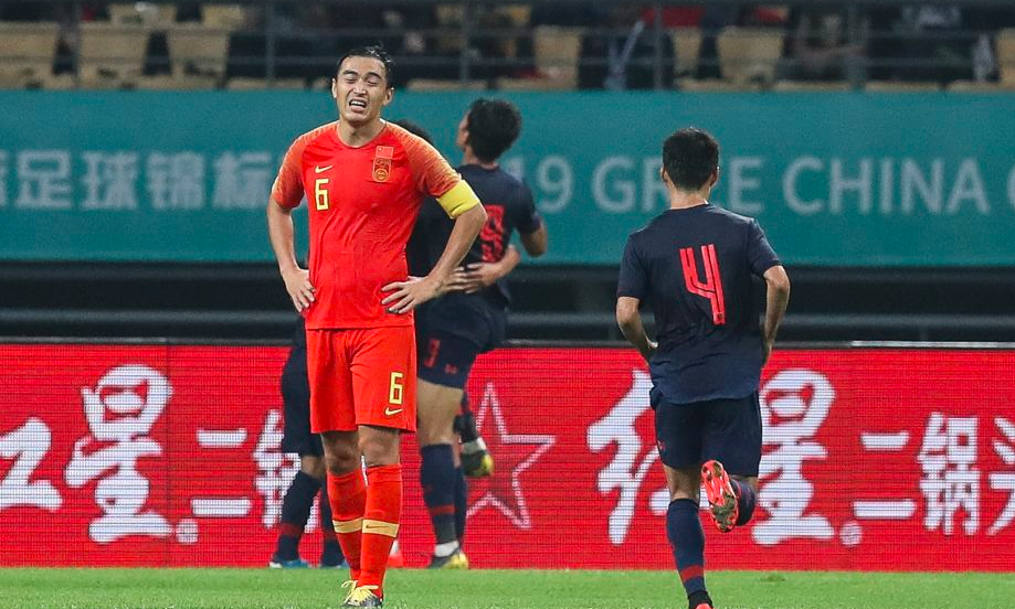 关键时刻里昂备战中超,调整名单细节曝光,气氛紧张,球探报告显示潜力 关键时刻里昂备战中超,调整名单细节曝光,气氛紧张,球探报告显示潜力