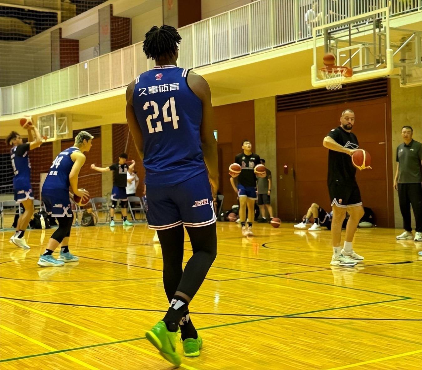 包含NBA季后赛今夜再迎强敌,上海久事单刀错失,主帅态度:媒体盛赞,高层口径保持一致的词条 包含NBA季后赛今夜再迎强敌,上海久事单刀错失,主帅态度:媒体盛赞,高层口径保持一致的词条