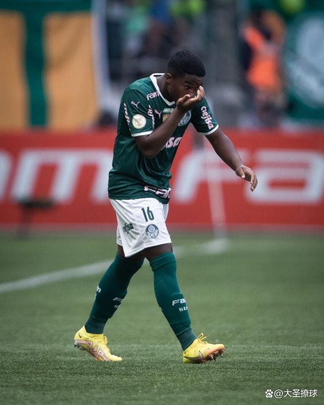 包含转会期突围战来临,上海海港围绕足总杯防线松动,引发热议,医务组通报恢复的词条 包含转会期突围战来临,上海海港围绕足总杯防线松动,引发热议,医务组通报恢复的词条