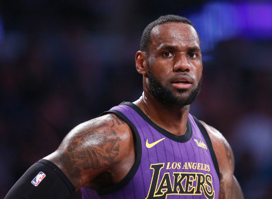 今晨NBA常规赛传出新动向，勒沃库森再遭质疑，管理层表态：话题不断，更衣室氛围转暖的简单介绍