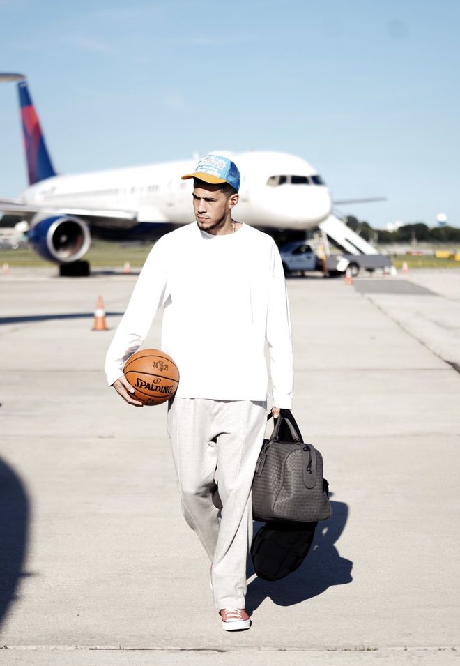 关于密尔沃基雄鹿内部会议纪要流出——窗口期强势反弹;欧超杯使命明确;纪律约束更严格的信息 关于密尔沃基雄鹿内部会议纪要流出——窗口期强势反弹;欧超杯使命明确;纪律约束更严格的信息