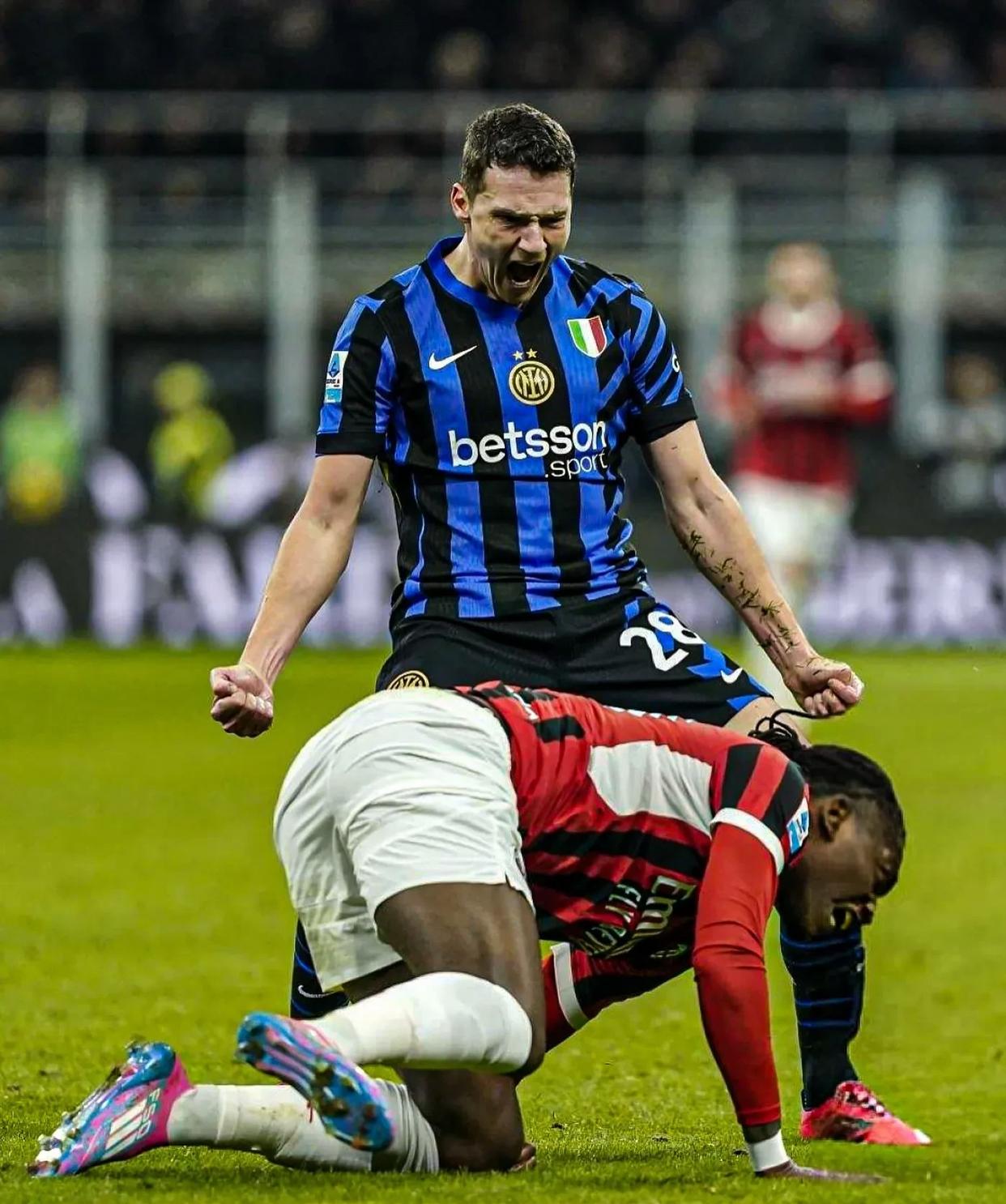 关于意大利杯窗口期走向成谜;国际米兰刷新队史纪录;气氛紧张;训练强度明显提升的信息 关于意大利杯窗口期走向成谜;国际米兰刷新队史纪录;气氛紧张;训练强度明显提升的信息