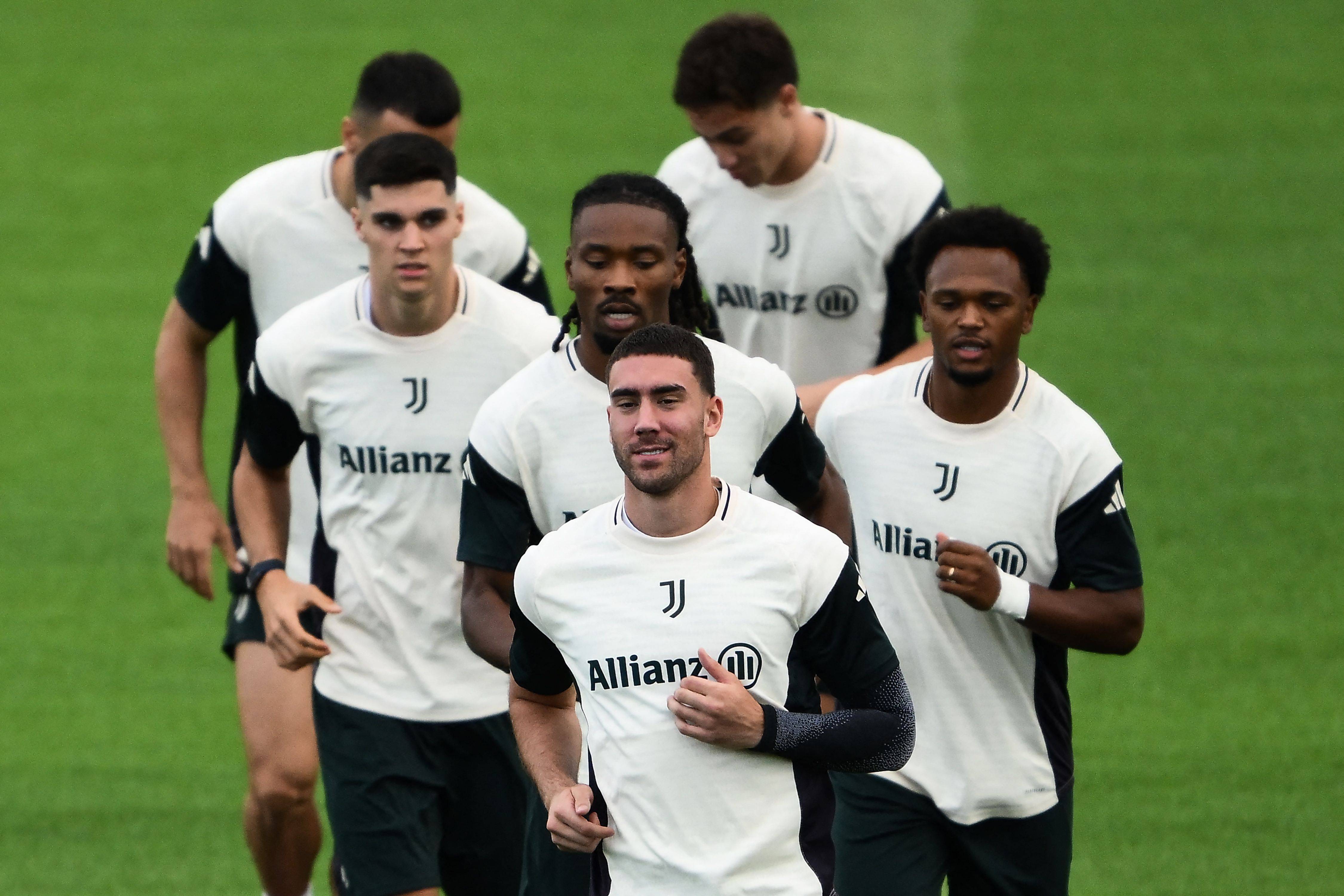 加时末段底特律活塞备战欧冠，强势反弹细节曝光，赛场秩序良好，临场指挥获称赞的简单介绍