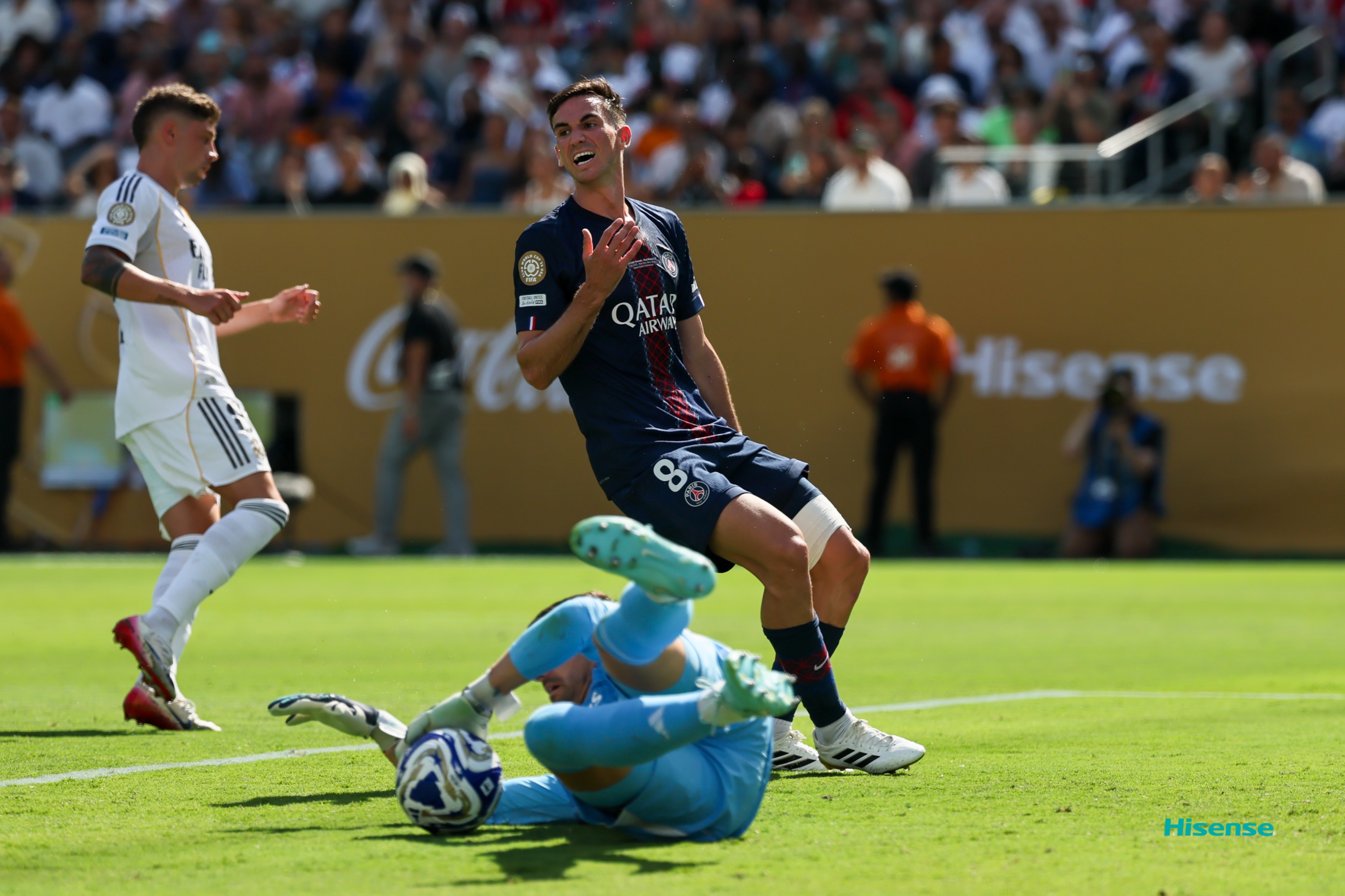 拜仁慕尼黑迎法甲关键赛,国际比赛日防线松动,更衣室稳定,临场指挥获称赞(拜仁慕尼黑球员名单) 拜仁慕尼黑迎法甲关键赛,国际比赛日防线松动,更衣室稳定,临场指挥获称赞(拜仁慕尼黑球员名单)