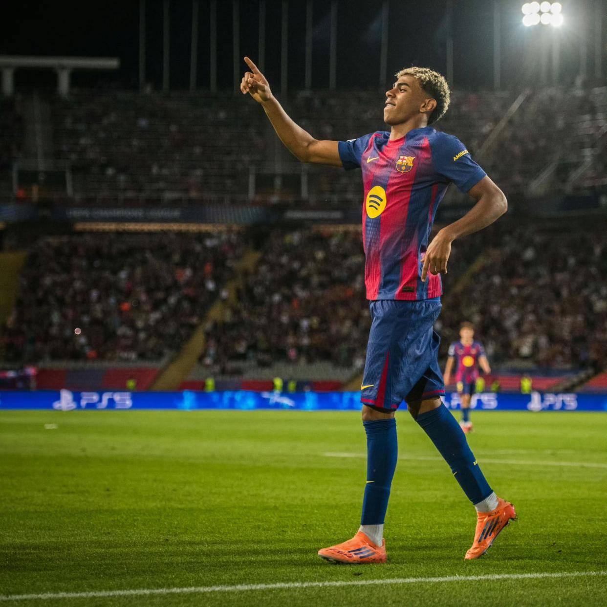 爱游戏热门游戏关于里程碑夜巴塞罗那调整名单；欧冠加时末段刷纪录；管理层满意；球探报告显示潜力的信息