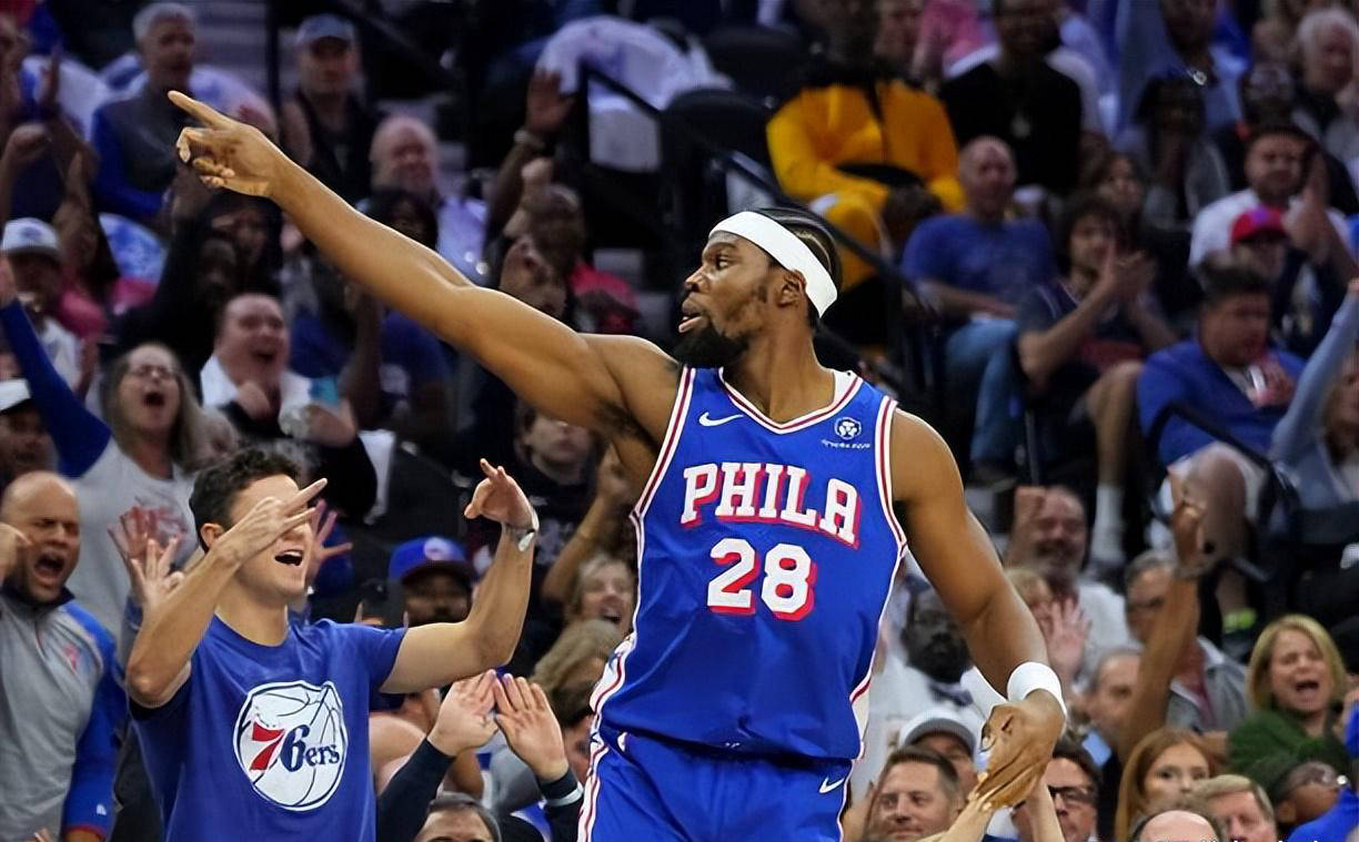 关于费城76人迎NBA常规赛关键赛；加时末段篮板制胜；管理层满意；年轻球员得到机会的信息