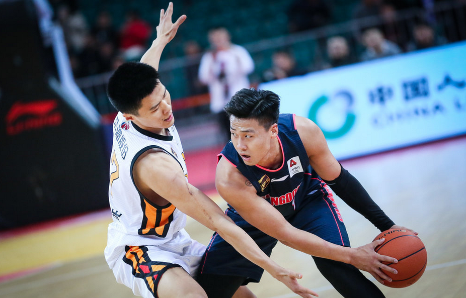 爱游戏热门游戏风云突变！纽约尼克斯今晚单刀错失；CBA常规赛版图或变；气氛紧张；临场指挥获称赞的简单介绍