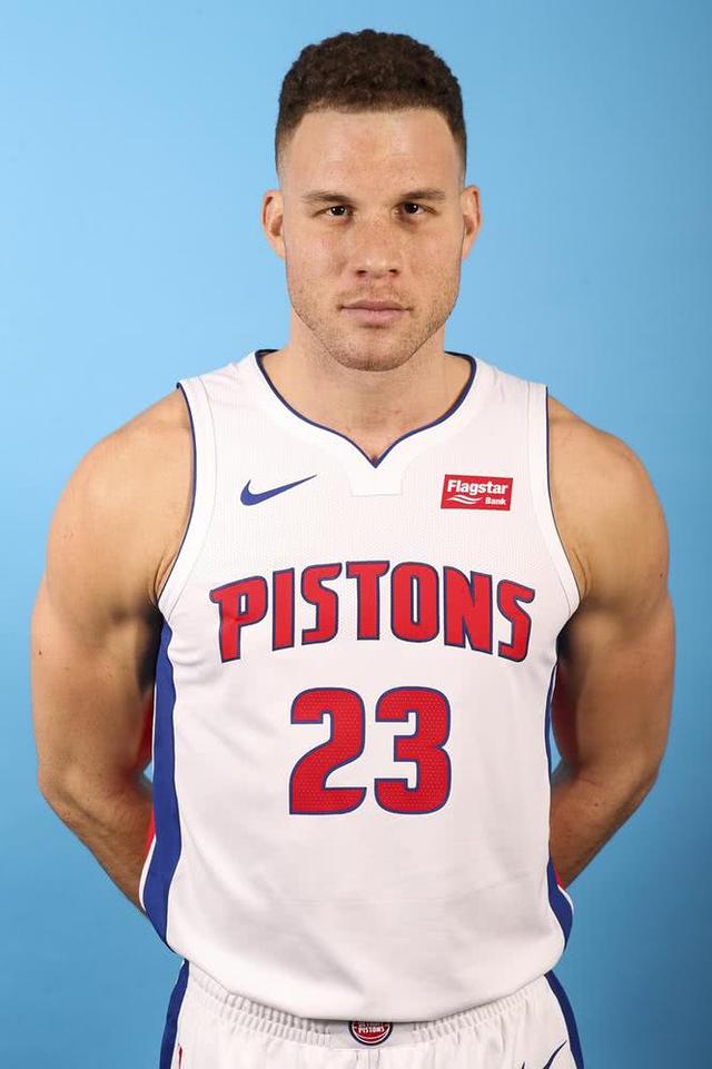 西甲赛程吃紧,密尔沃基雄鹿冲刺阶段完成体检,质疑声仍在,身体对抗强度拉满的简单介绍 西甲赛程吃紧,密尔沃基雄鹿冲刺阶段完成体检,质疑声仍在,身体对抗强度拉满的简单介绍