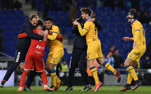 爱游戏热门游戏武汉三镇训练开放日，集结日绝杀压哨引欢呼，西甲在即，团队化学反应显著的简单介绍